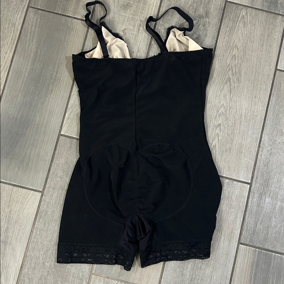 Popilush Lace Deep-V Short Bodysuit XL - Picture 9 of 10